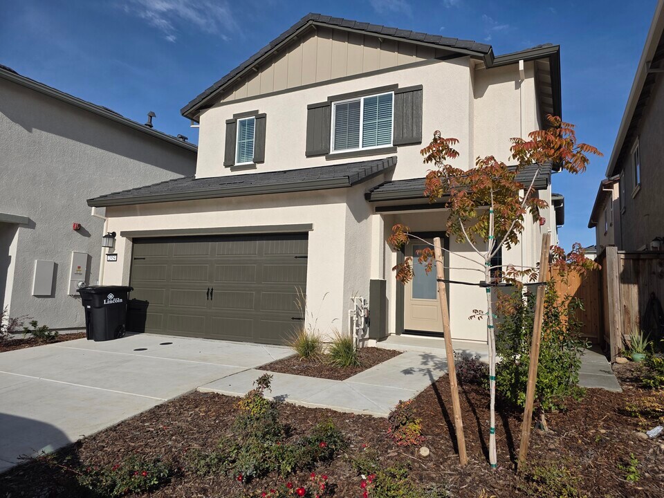 2954 Pulp Ml Ln in Lincoln, CA - Building Photo