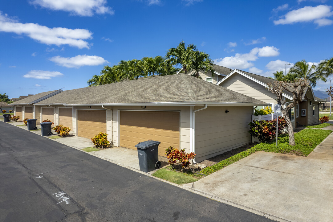 Spinnaker Place in Ewa Beach, HI - Building Photo