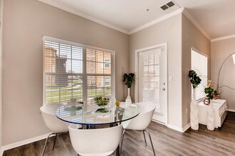 Grove at Cherry Creek Park in Centennial, CO - Foto de edificio - Building Photo