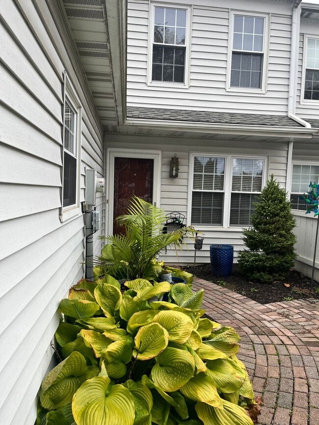 property at 106 Spring Ridge Ct