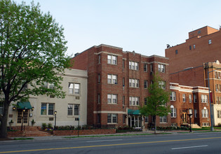 3028 Wisconsin Ave NW in Washington, DC - Building Photo - Building Photo