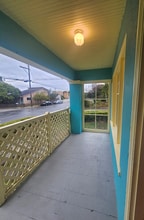 281 Laurel Avenue - Pacific Grove in Hayward, CA - Foto de edificio - Building Photo