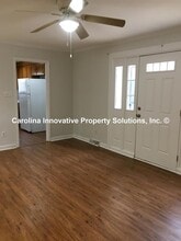 7622 Helmdale Ave in Charlotte, NC - Foto de edificio - Building Photo