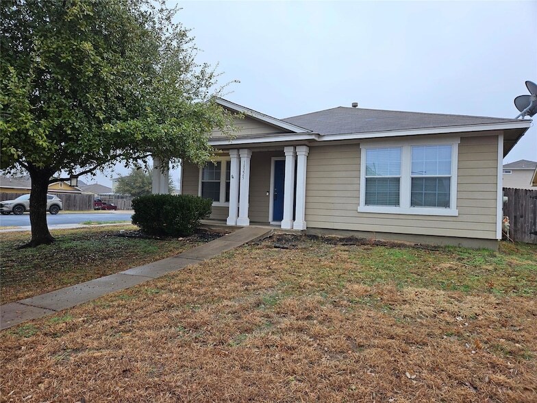 18225 Belfry Pass, Unit 21-6 in Manor, TX - Building Photo