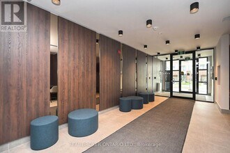 1440 Clarriage Ct in Milton, ON - Building Photo - Building Photo