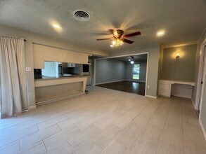 1518 Johanna Dr in Houston, TX - Building Photo - Building Photo