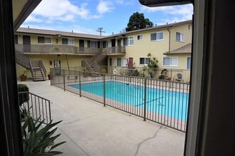 2503 Arlington Ave in Torrance, CA - Foto de edificio - Building Photo