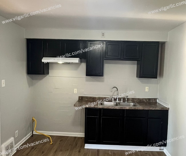 3722 E 10th Ave in Gary, IN - Building Photo - Building Photo