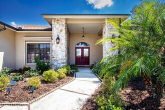 8122 Misty Oaks Blvd in Sarasota, FL - Building Photo - Building Photo