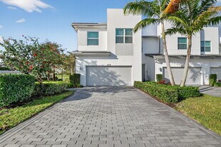 4839 Navali Dr in Wellington, FL - Building Photo