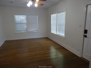 402 Ayrshire St in College Station, TX - Building Photo - Building Photo
