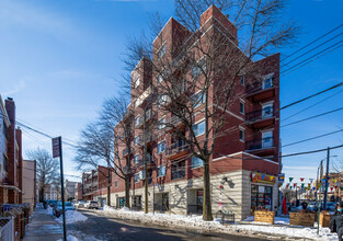 Astor Broadway in Astoria, NY - Building Photo - Building Photo