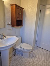 2105 SE Caruthers St in Portland, OR - Building Photo - Building Photo