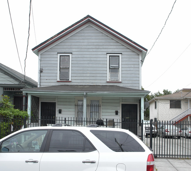 1624-1630 12th Ave in Oakland, CA - Foto de edificio - Building Photo