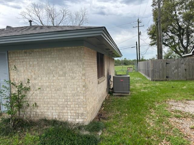 1501 Azalea St in Sweeny, TX - Building Photo - Building Photo