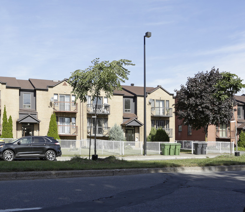 9301 Perras Boul in Montréal, QC - Building Photo