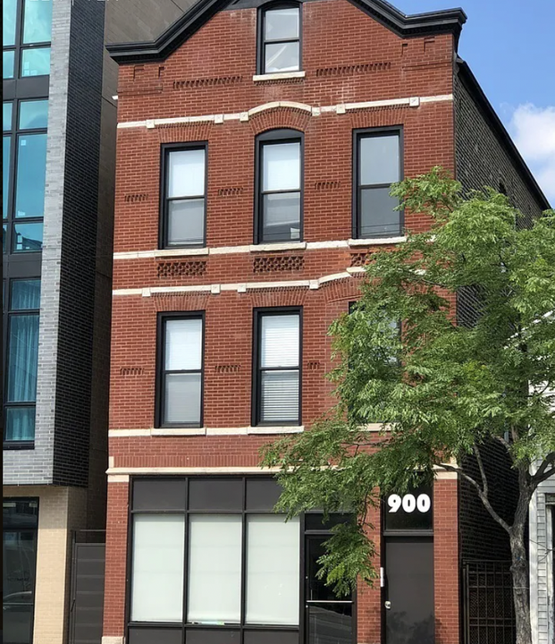 900 N Ashland Ave, Unit 3 in Chicago, IL - Foto de edificio