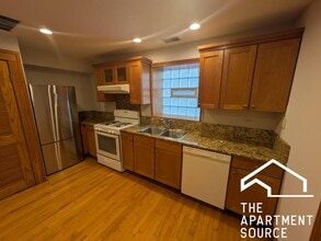 3242 W Wrightwood Ave, Unit Garden in Chicago, IL - Foto de edificio - Building Photo