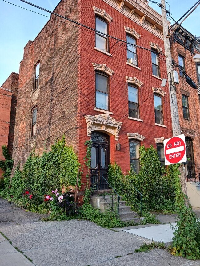 275 Elm St Rentals in Albany, NY