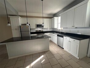 2013 Grand Oak Dr in Kissimmee, FL - Foto de edificio - Building Photo