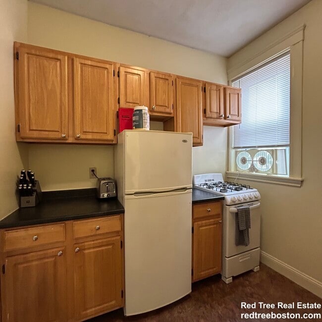 110 Peterborough St, Unit 124 #9 in Boston, MA - Building Photo - Building Photo