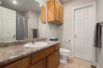 894 W Peachtree Dr in Fayetteville, AR - Building Photo - Building Photo