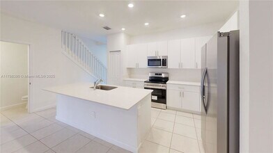 12875 SW 243rd Terrace in Princeton, FL - Building Photo - Building Photo