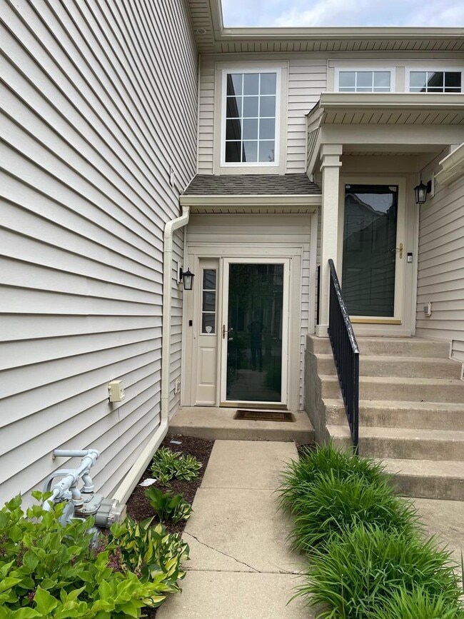 2277 Stoughton Dr in Aurora, IL - Building Photo - Building Photo