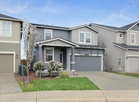 11013 186th St E in Puyallup, WA - Building Photo