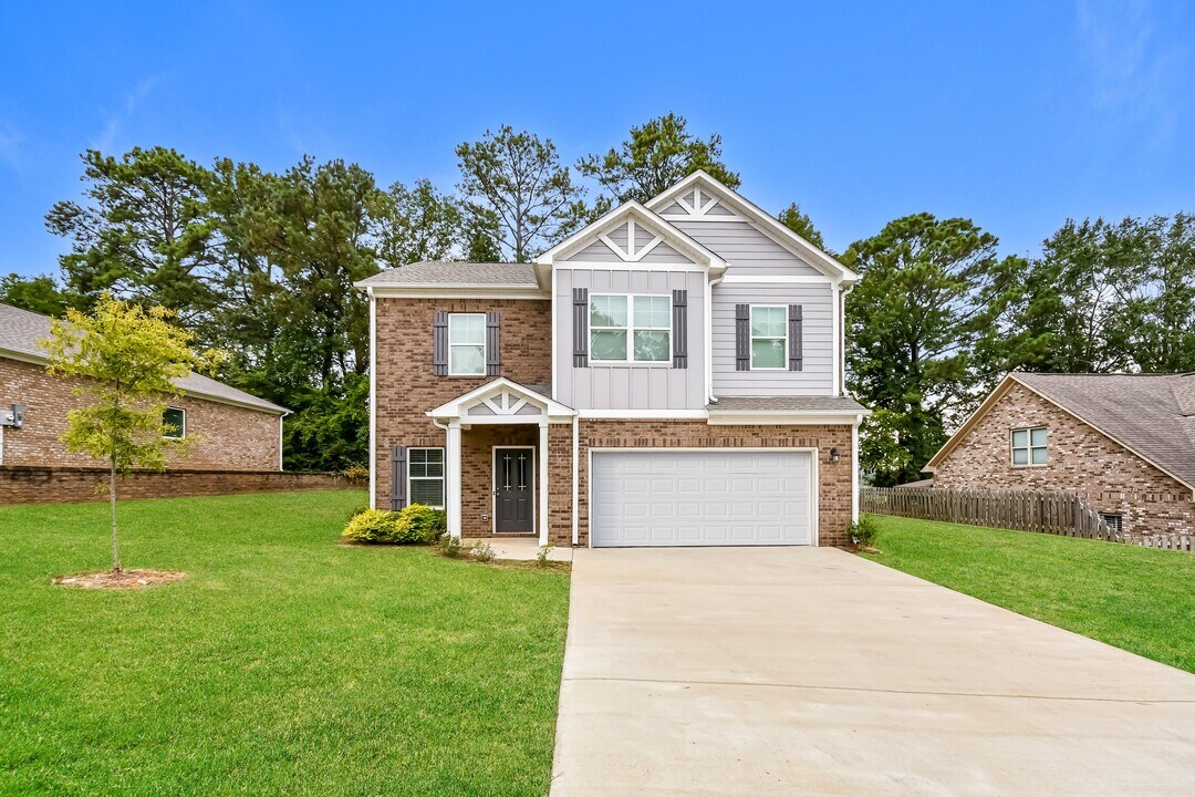 5406 Cedar Creek Dr in Bessemer, AL - Building Photo