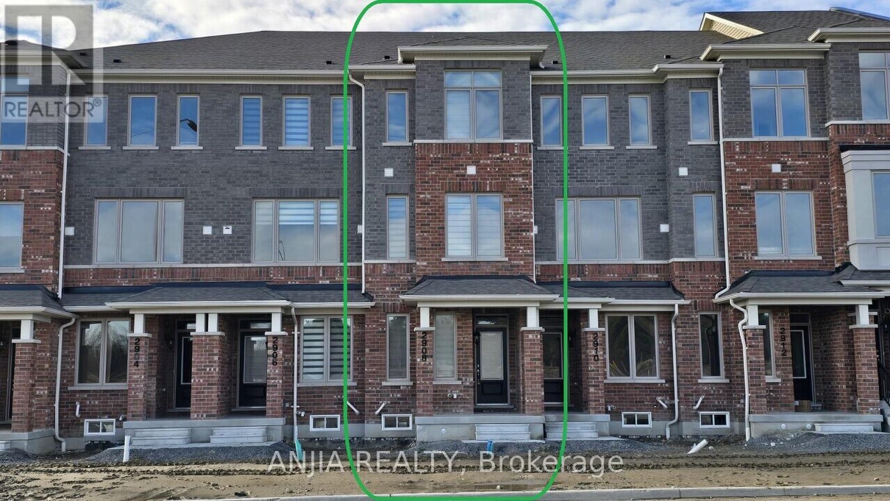 2908 Whites Rd in Pickering, ON - Building Photo