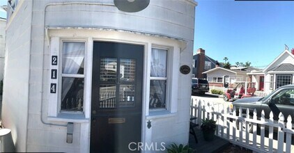 214 Topaz Ave in Newport Beach, CA - Building Photo - Building Photo