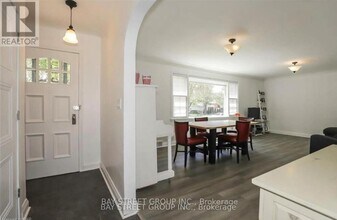 6565 Stamford Green Dr in Niagara Falls, ON - Building Photo - Building Photo