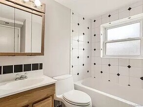 2230 Cleo St, Unit Has 2 BedroomPrivate Bath in Denver, CO - Building Photo - Building Photo