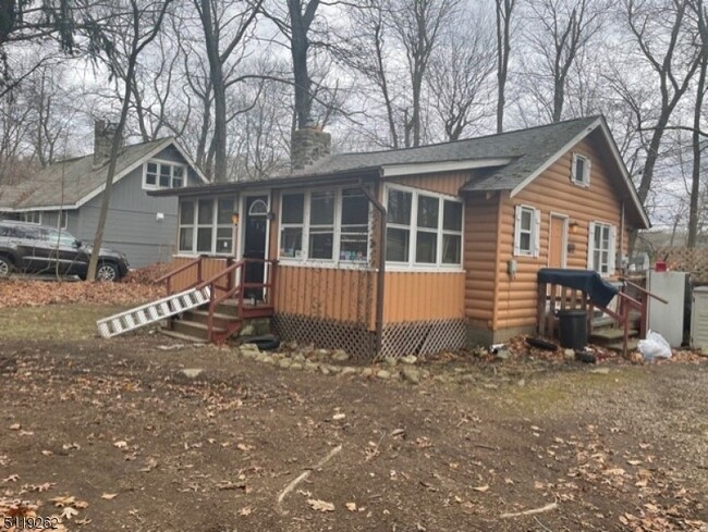 property at 180 Coon Den Rd