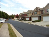 4011 Labrador Way in Lilburn, GA - Foto de edificio - Building Photo