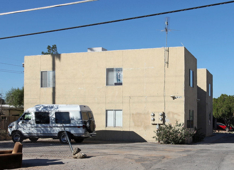 2817 N Castro in Tucson, AZ - Building Photo