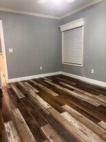 511 S California St in Henrietta, TX - Building Photo