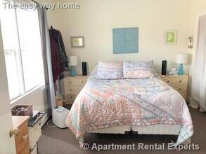 714 Broadway, Unit #1 in Somerville, MA - Foto de edificio - Building Photo