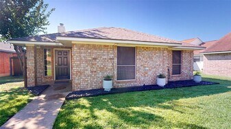 810 Camellia Ct in College Station, TX - Building Photo