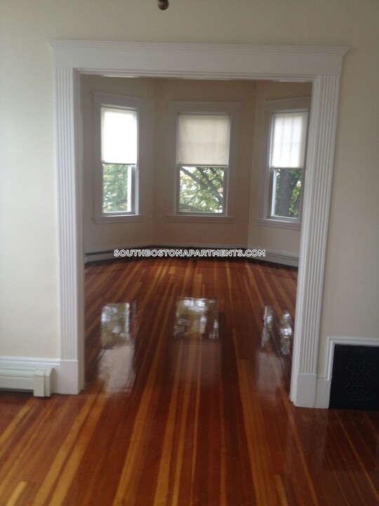 9 Ticknor St in Boston, MA - Building Photo