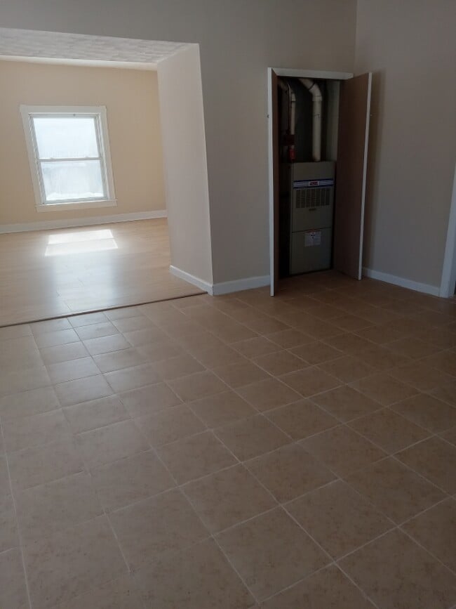 27 Thornley St, Unit Apartment 3 in Pawtucket, RI - Building Photo - Building Photo