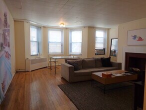 37 Carlton St, Unit 5 in Brookline, MA - Building Photo - Building Photo
