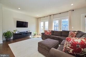 20055 Old Line Terrace in Ashburn, VA - Building Photo - Building Photo