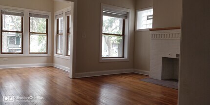 1845 W Greenleaf Ave, Unit #1 in Chicago, IL - Foto de edificio - Building Photo
