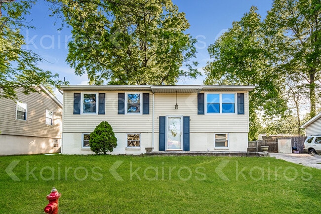property at 1303 W Walford Dr