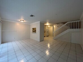 8032 NW 29th St in Sunrise, FL - Building Photo - Building Photo