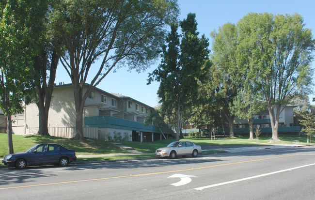 Cupertino Creekside in San Jose, CA - Building Photo - Building Photo