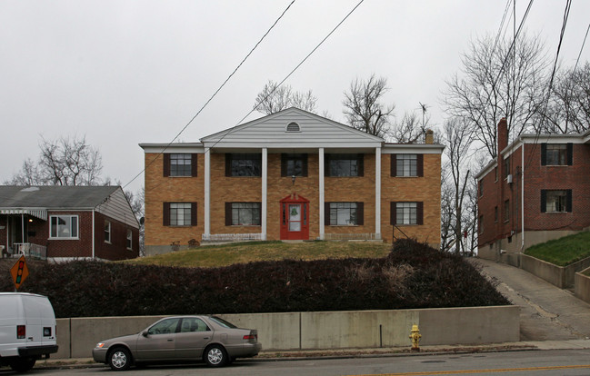 1727 Sutton Ave in Cincinnati, OH - Building Photo - Building Photo