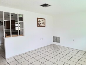1633 Doubloon Dr in Holiday, FL - Building Photo - Building Photo